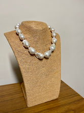 Load image into Gallery viewer, Baroque Pearl Necklace